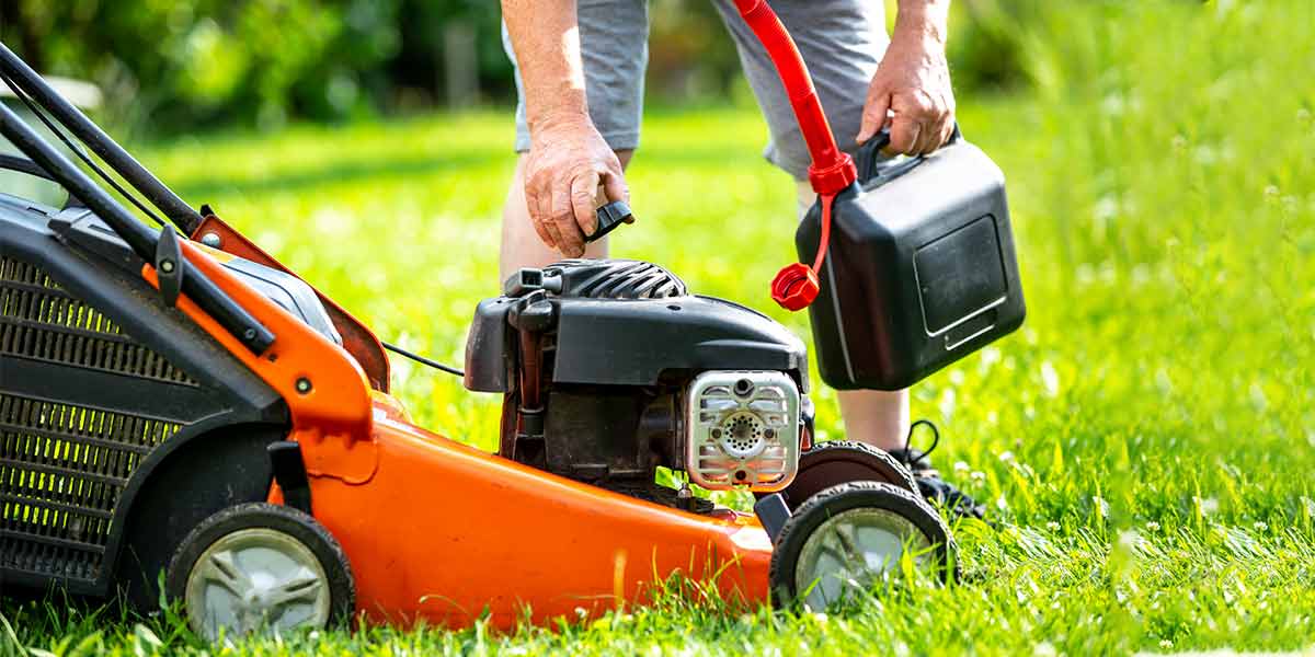 How to Drain Gas From Lawn Mower? (With and Without Siphon) 